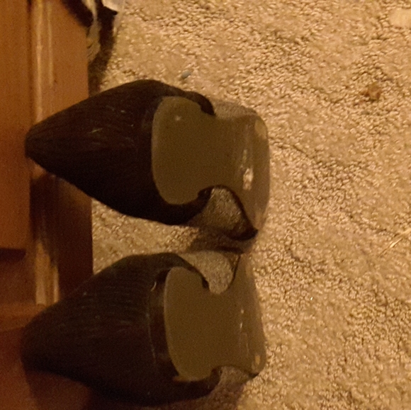 Shoes heels and flats together - Picture 13 of 16